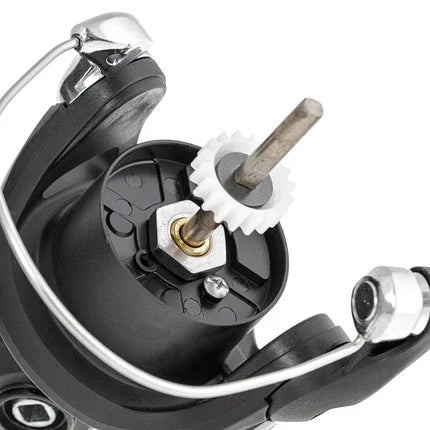 Спиннинговые катушки серии Shimano FX в магазине для рыбалки Shimano