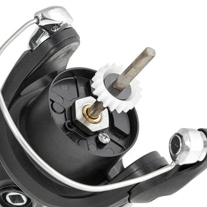 Спиннинговые катушки серии Shimano FX в магазине для рыбалки Shimano