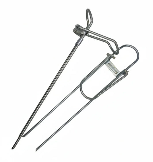 Подставка под удилище в магазине для рыбалки Amur